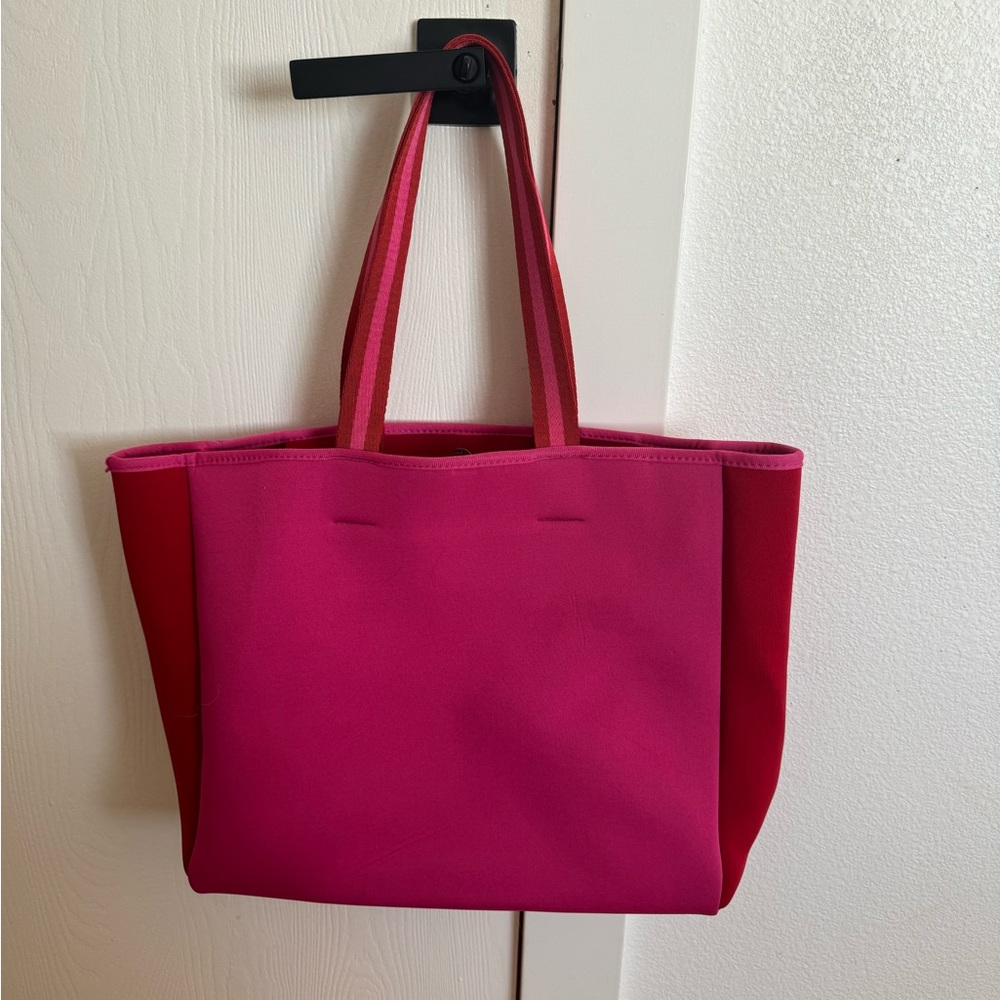 Summersalt Neoprene beach tote